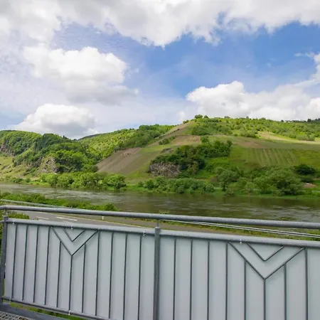 Kimi's House - * Burg (Bernkastel-Wittlich)