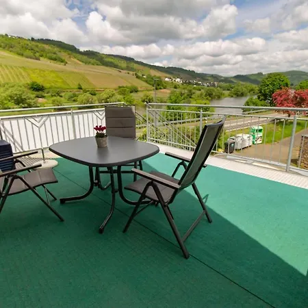 Kimi's House - * Burg (Bernkastel-Wittlich)